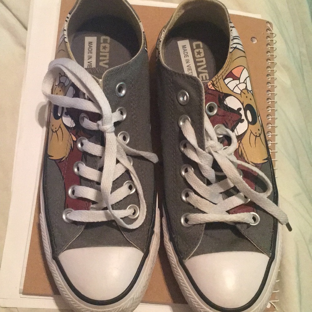 Looney tunes converse